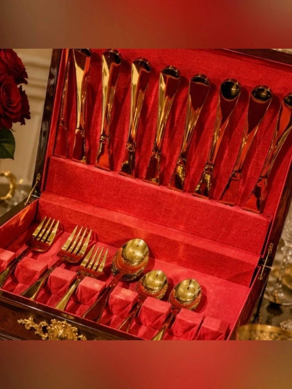 Original Vintage Gold Golden Flatware Silverware Fine Art Utensils Service for 8